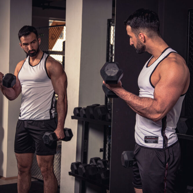 Bela tank majica za trening 4