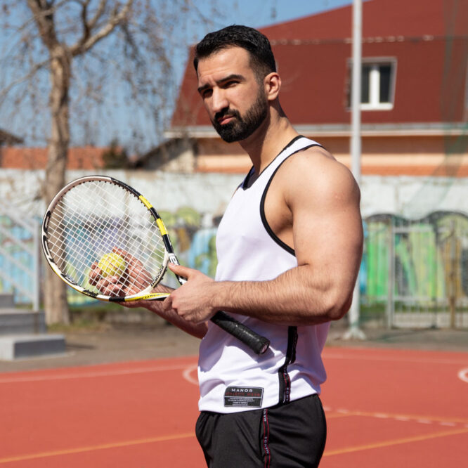 Bela tank majica za trening 5
